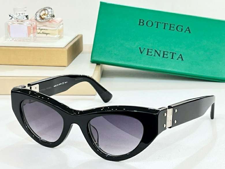 Picture of Bottega Veneta Sunglasses _SKUfw56704429fw
